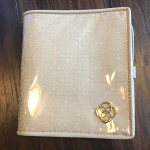 Kendra Scott travel case